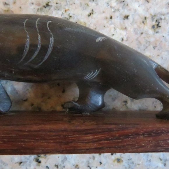 *Vintage* Carved Buffalo Horn PANTHER on Wood Base (F40) - Picture 7 of 9